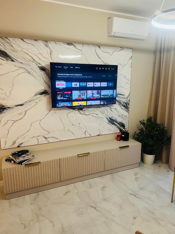 Crystal Luxury Apartment With Free Parking In Cracow For 4 Guests, Krakow
